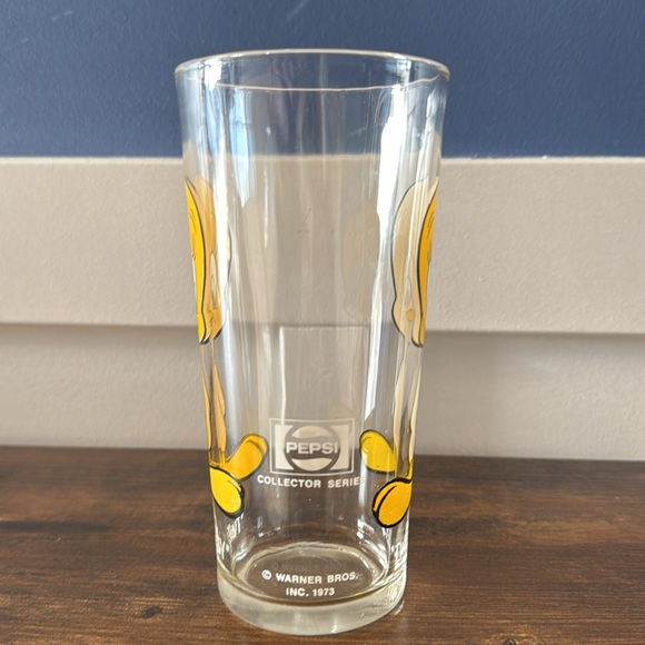 1973 Pepsi/Looney Tunes collectors series‎ soda glass featuring Tweety - Picture 2 of 8